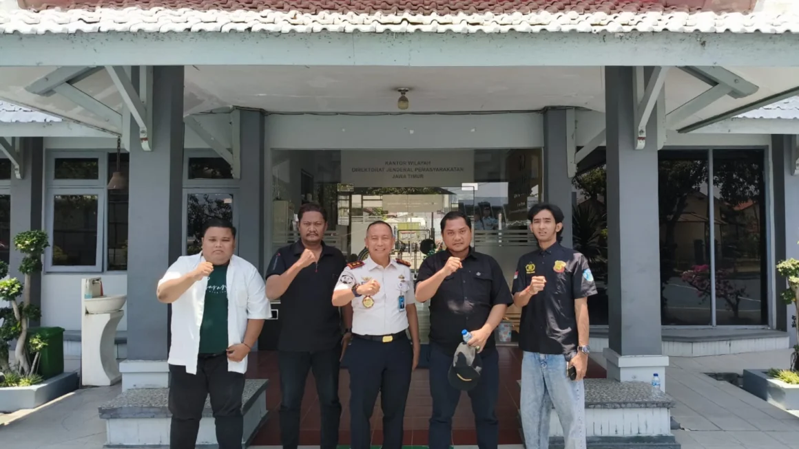 Sinergitas awak media dengan Kakanwil Ditjenpas Jatim.Kusnali Dorong Kemandirian Pangan, Bekali Warga Binaan dengan Ilmu dan Premi