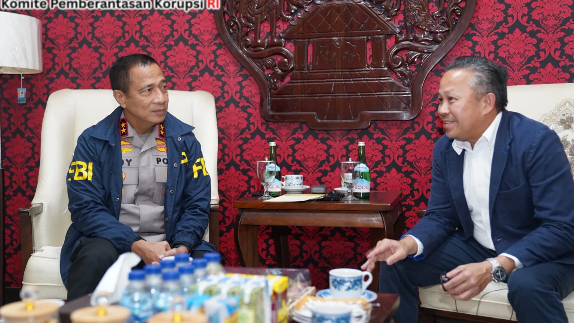 FBI Beri Penghargaan Ditressiber Polda Jateng atas Pengungkapan Kasus Pig Butchering Scam