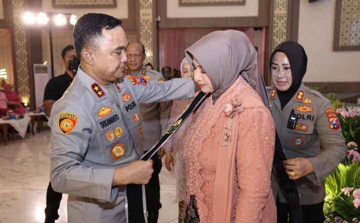 Jadi Ibu Asuh Polwan Polda Jatim, Ny. Lenia Dekananto Dorong Kesejahteraan dan Keharmonisan Keluarga Polri